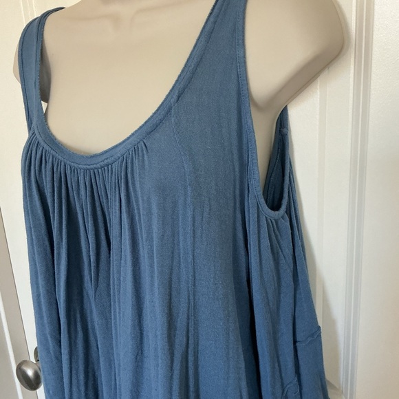 Free People Cold Shoulder Asymetrical Top Size XS Bell Sleeves Oversized - Picture 4 of 9